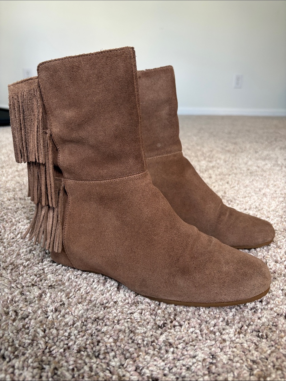 $10👄 ISOLA Fringe Suede Ankle Boots in Brown